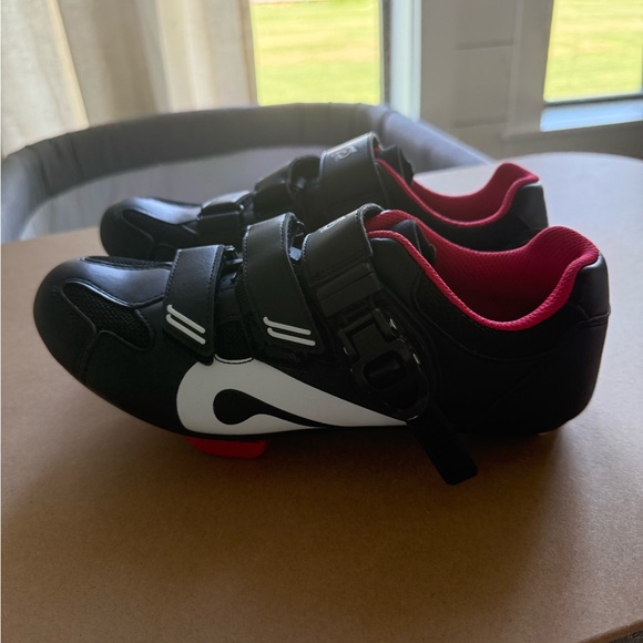 Official Peloton Cycling Shoes  C-19 PL-SH-02 Clip In Cleats - Picture 2 of 2